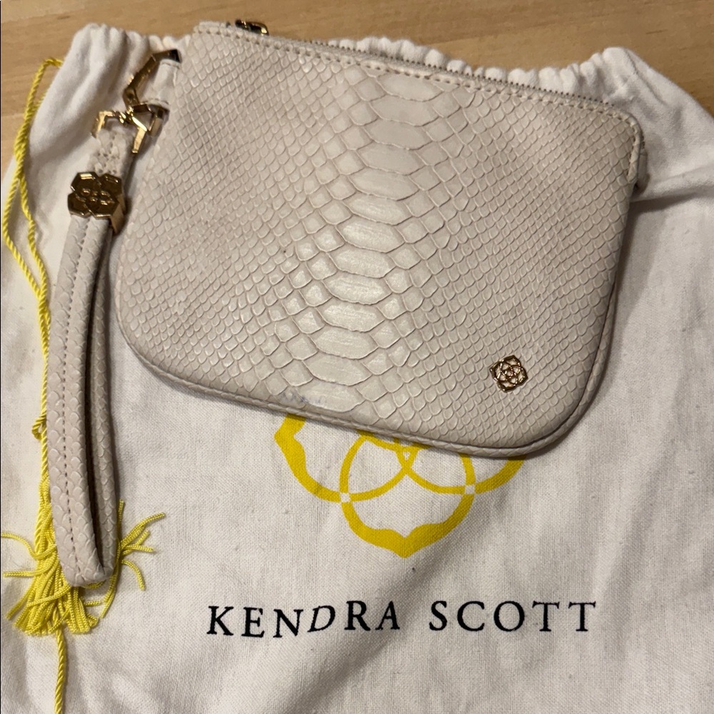 Kendra Scott Ivory Snakeskin Wristlet